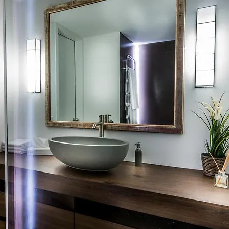Le Bijou Mh6 Jacuzzi Penthouse At Muensterhof / Paradeplatz